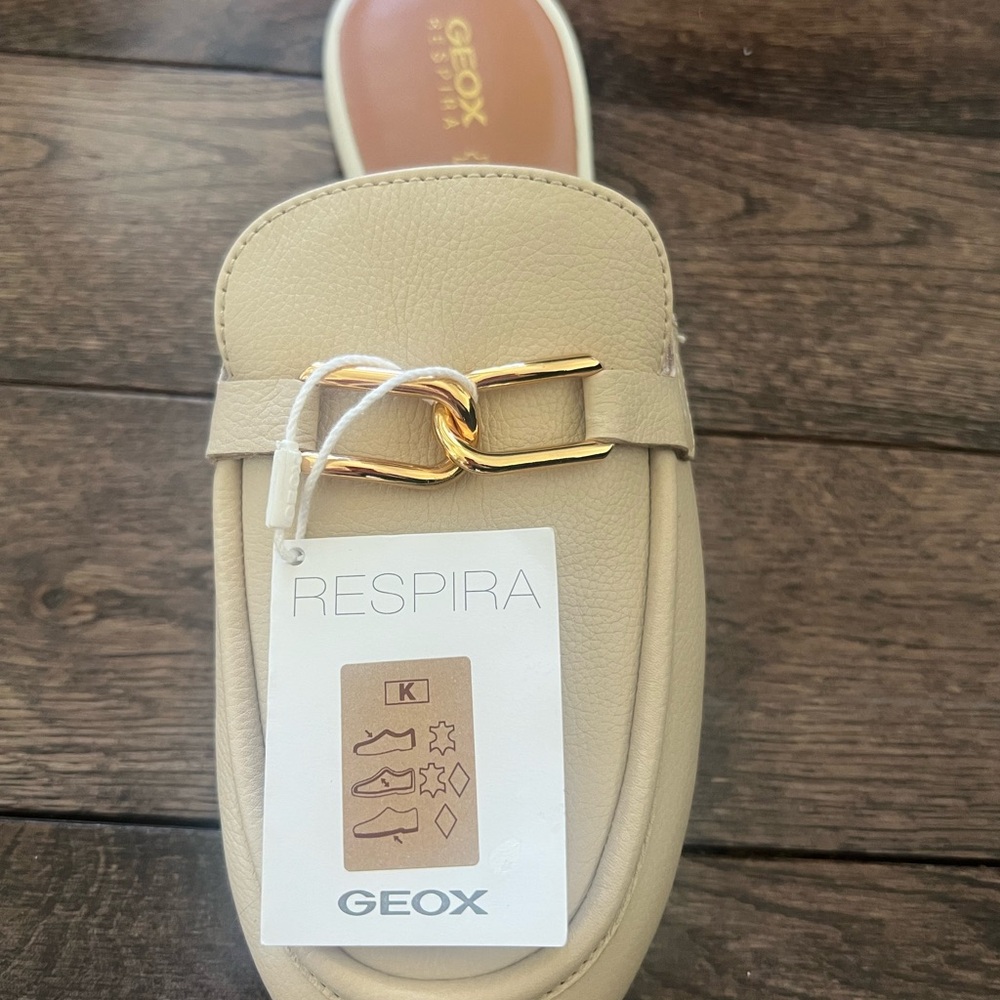 Geox Women's Tan Loafers with Gold Accent